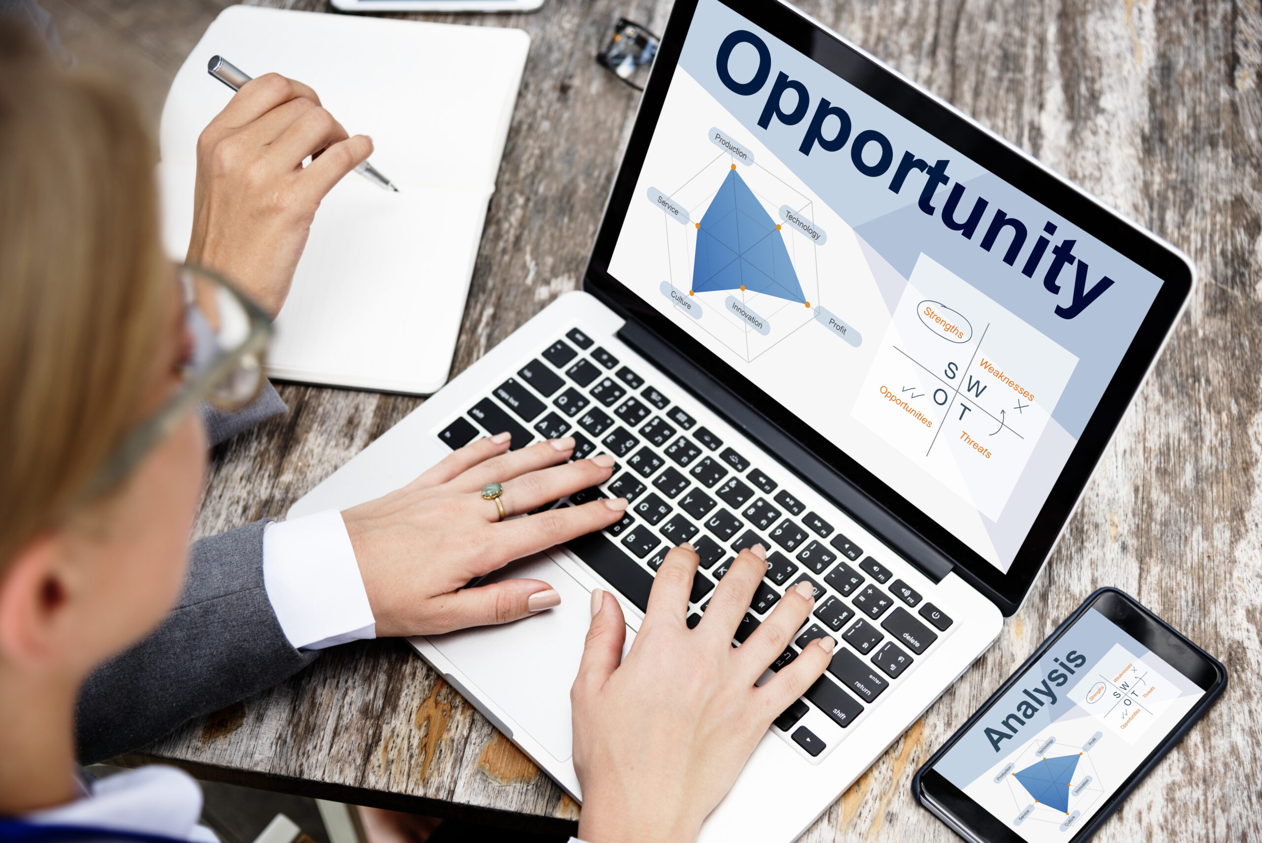 Travis Marziani teaching Amazon FBA blueprint that generated over $10 million in sales